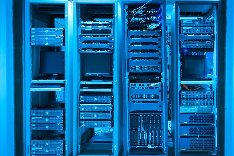 網絡服務器與計算機的網絡設備 構建現代信息世界的核心基石